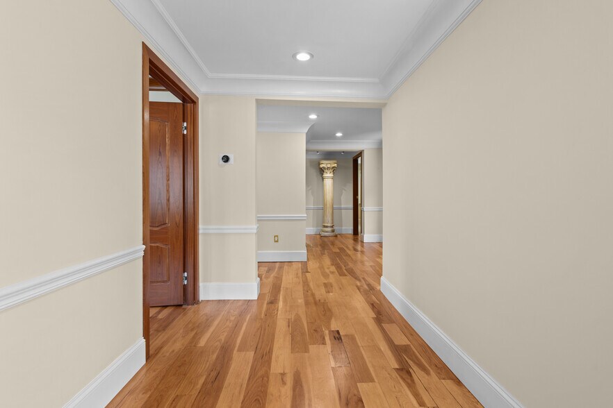 More Photos Of 2695 Hartford Ave, Johnston Office For Lease