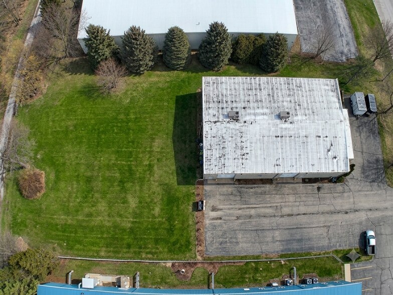 More Photos Of 808 Hicks Dr, Elburn Industrial For Sale