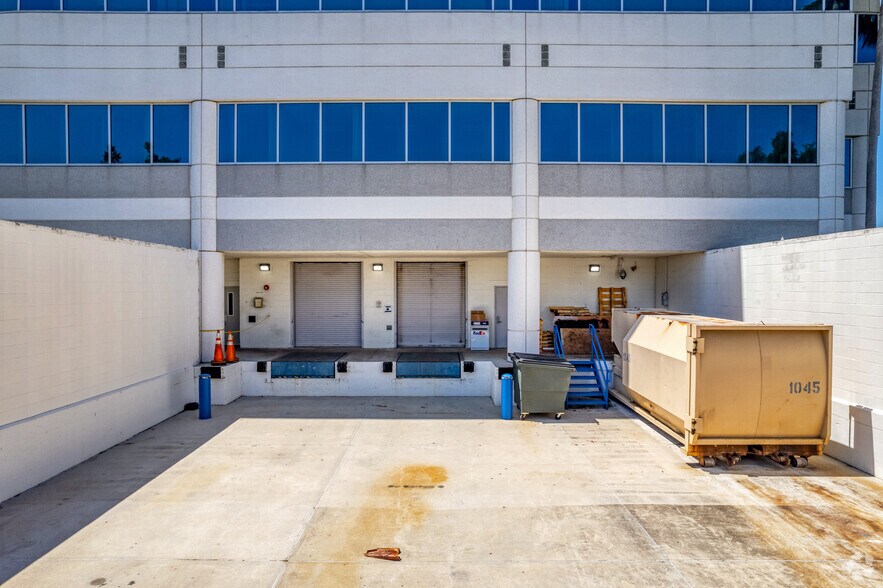 More Photos Of 570 Carillon Pky, Saint Petersburg Office For Lease