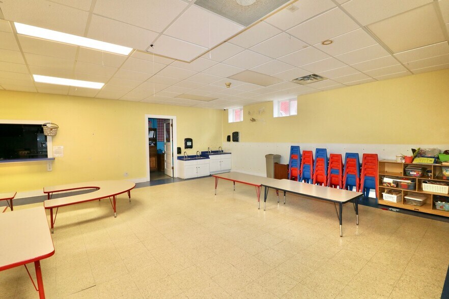 More Photos Of 715 W Locust St, Dubuque Office Residential For Sale