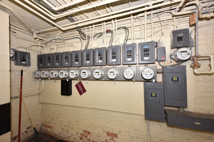 More Photos Of 1816 E Kane Pl, Milwaukee Apartments For Sale