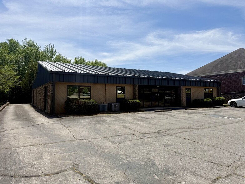 Primary Photo Of 1854 Memorial Dr, Clarksville Coworking Space