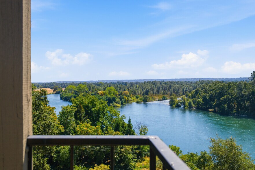 More Photos Of 5000 Bechelli Ln, Redding Office For Sale