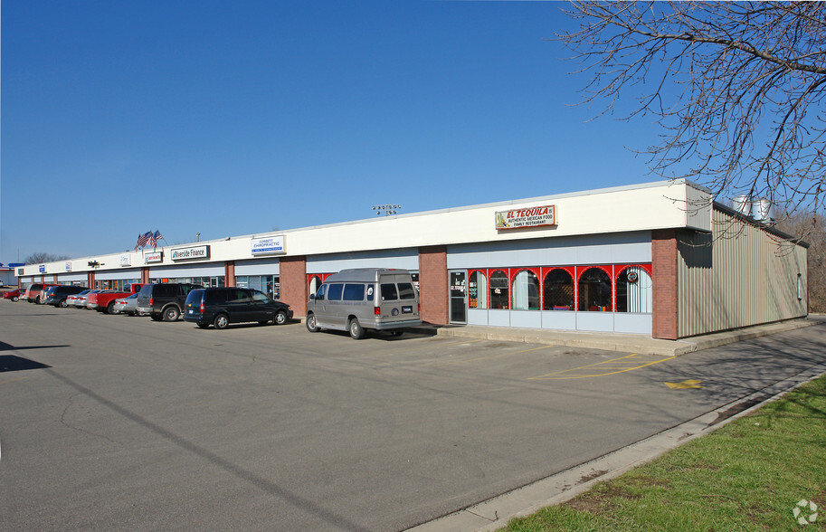 Primary Photo Of 1010-1090 Mn-3 S, Northfield Freestanding For Lease