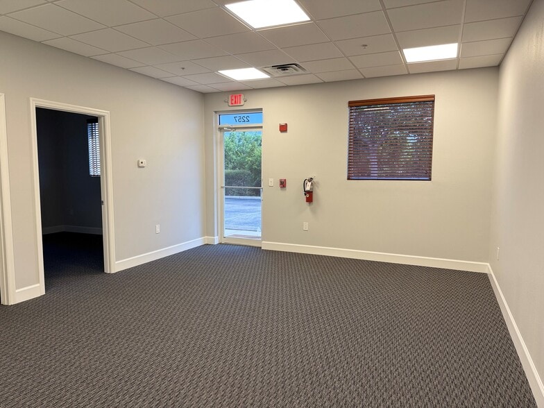 More Photos Of 2255 Sarasota Center Blvd, Sarasota Industrial For Lease