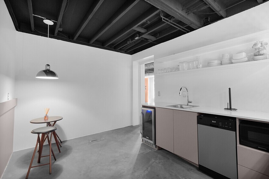 More Photos Of 4130 44th St SE, Grand Rapids Office For Sale