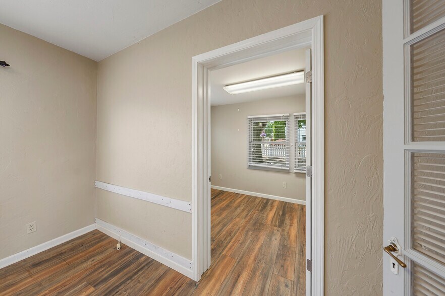 More Photos Of 143 S Main St, Phoenix Office For Sale