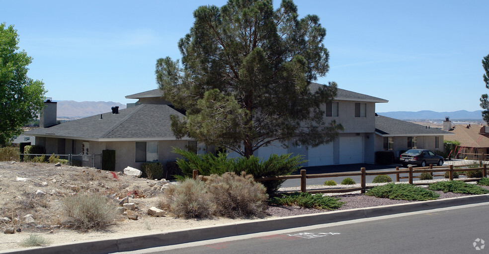 Primary Photo Of 16247 Viho Rd, Apple Valley Apartments For Sale