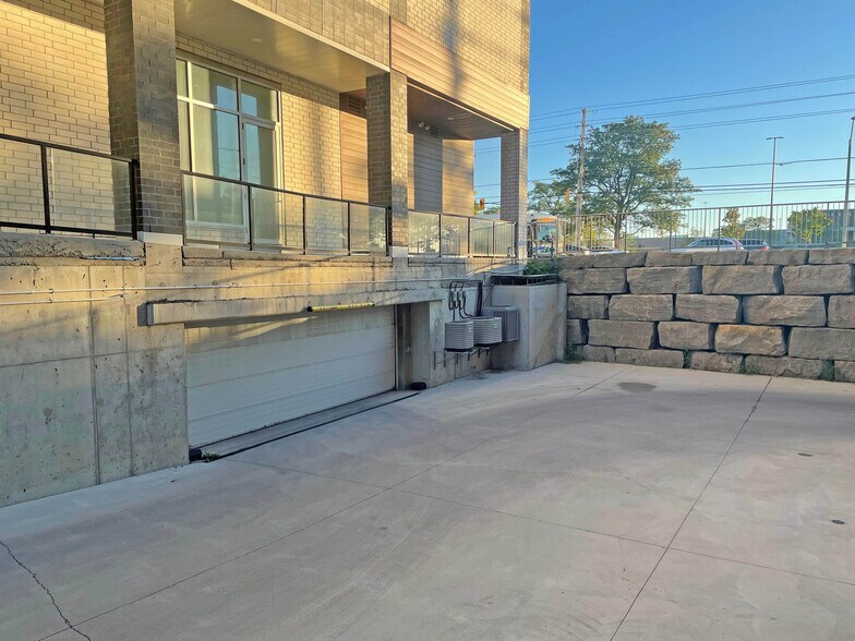 More Photos Of 1653 Richmond St, London Apartments For Sale