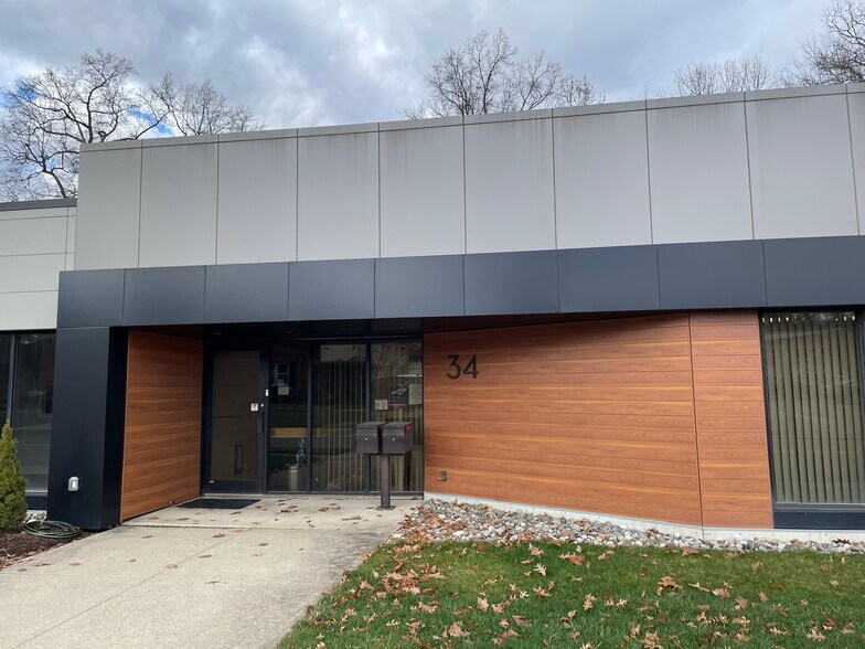 Primary Photo Of 34 Woodland Rd, Roseland Office For Lease