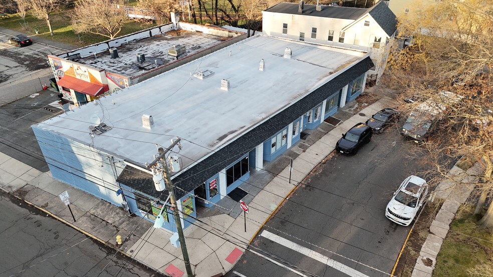 More Photos Of 129-137 La France Ave, Bloomfield Storefront For Lease