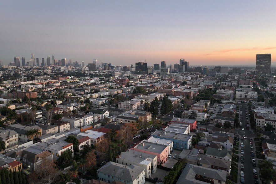 More Photos Of 137 N Kenmore Ave, Los Angeles Multifamily For Sale