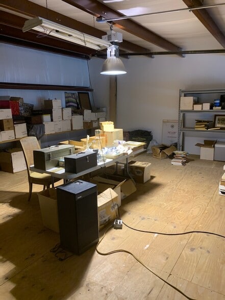 More Photos Of 1090 Knight's Trail Rd, North Venice Light Distribution For Sale