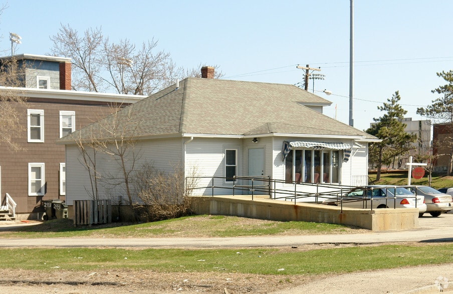 More Photos Of 254 Beech St, Manchester Office For Lease