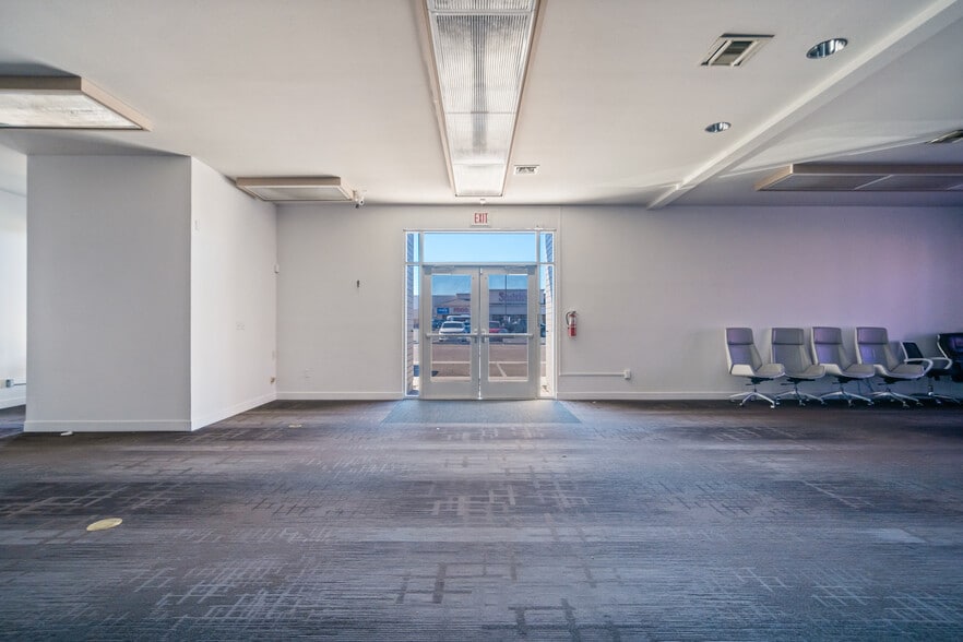 More Photos Of 1755 E Lakeside Dr, Bullhead City Bank For Sale