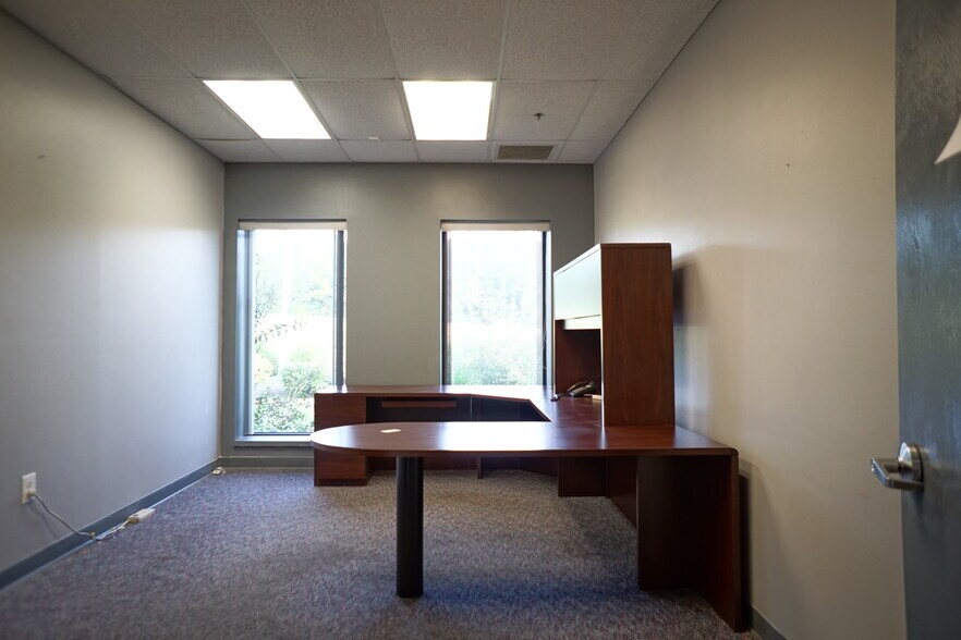 More Photos Of 850 Industrial Rd, Madisonville Manufacturing For Lease