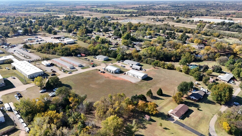 More Photos Of 410 Sigma Pl, Guthrie Warehouse For Lease