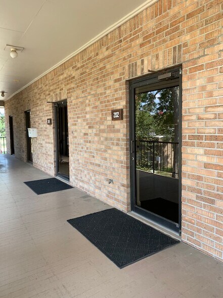 More Photos Of 733 E Airport Ave, Baton Rouge Office For Lease