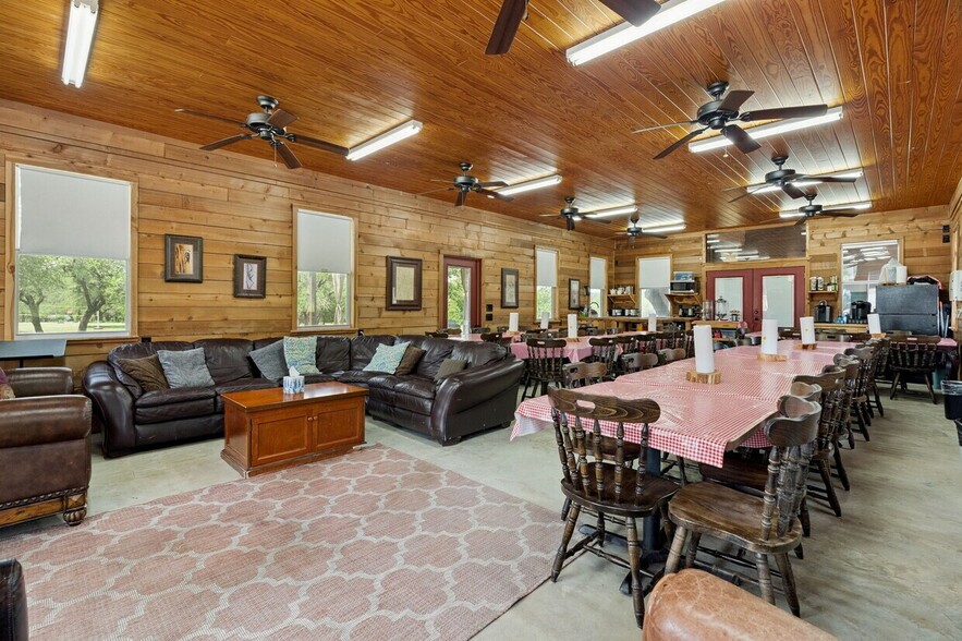 More Photos Of 4032 Ranch Road 3232, Johnson City Hotel For Sale