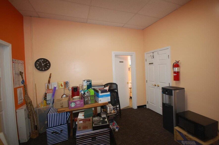 More Photos Of 10730 Connecticut Ave, Kensington Storefront Retail Office For Sale