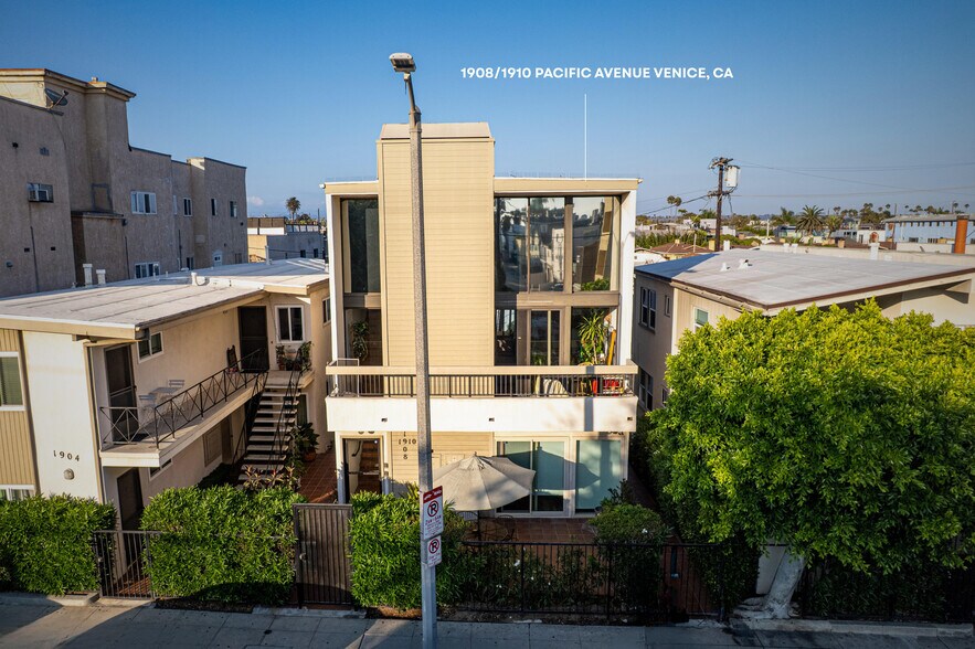 More Photos Of 1908-1910 Pacific Ave, Venice Apartments For Sale