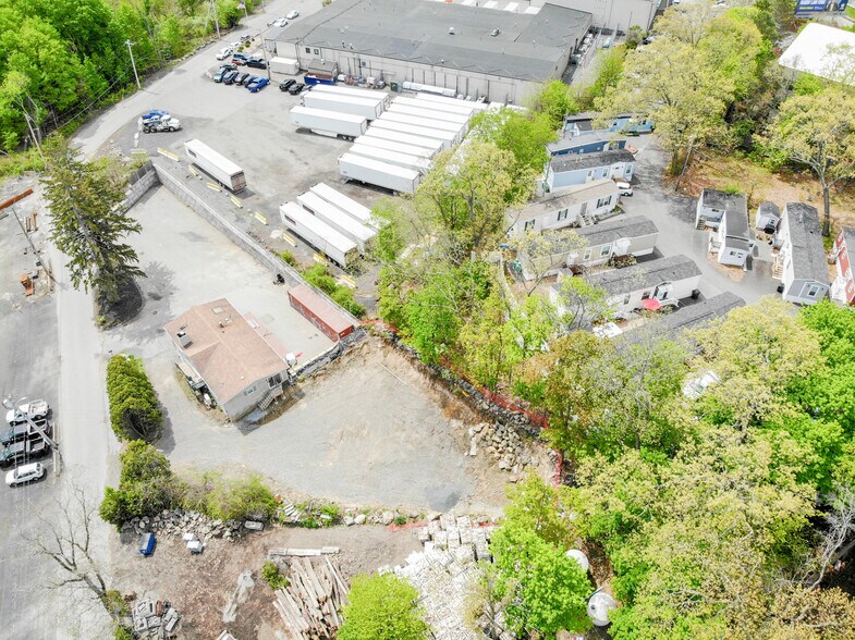 More Photos Of 25 Popes Ln, Danvers Flex For Sale