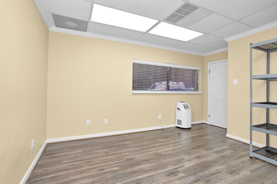 More Photos Of 3421 W Davis St, Conroe Medical For Lease