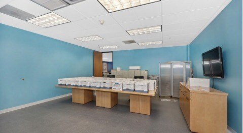 More Photos Of 400 E 22nd St, Lombard Office For Lease