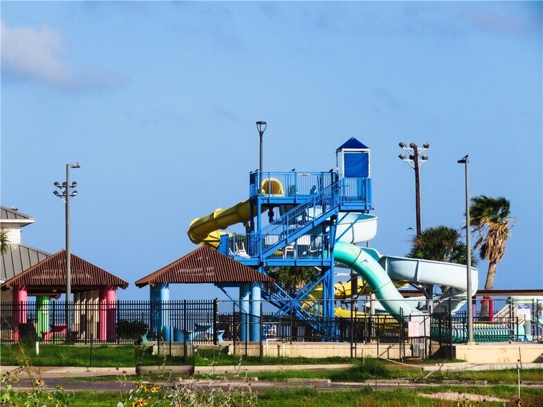 More Photos Of 1330 S Commercial St, Aransas Pass Hotel For Sale