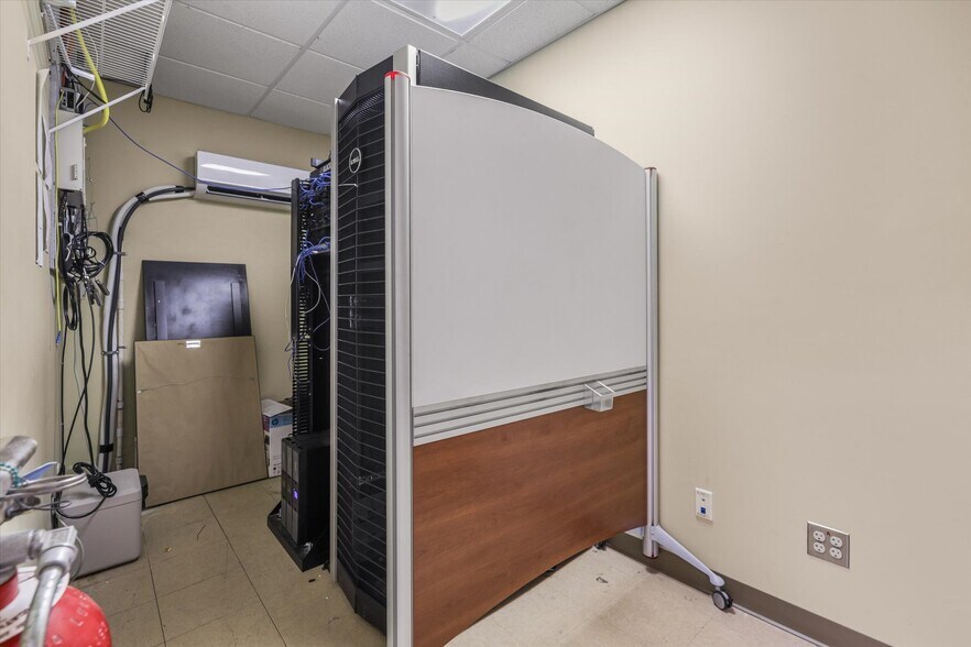 More Photos Of 1589 Metropolitan Blvd, Tallahassee Office For Lease