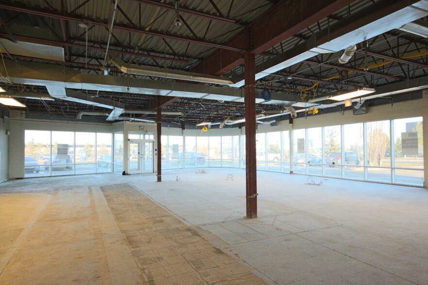 More Photos Of 7203-7221 Roper Rd NW, Edmonton Office For Sale