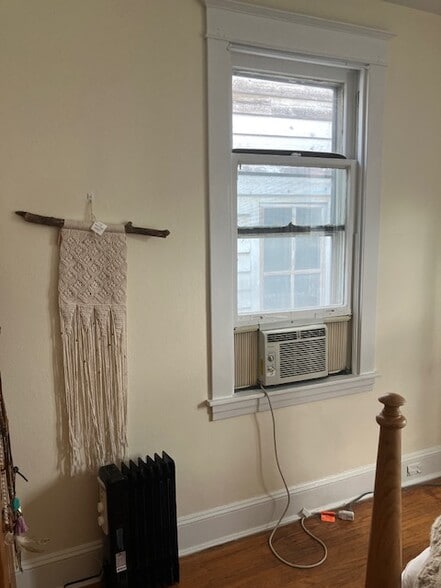 More Photos Of 80-82 Maryland Ave, Annapolis Storefront Retail Residential For Sale