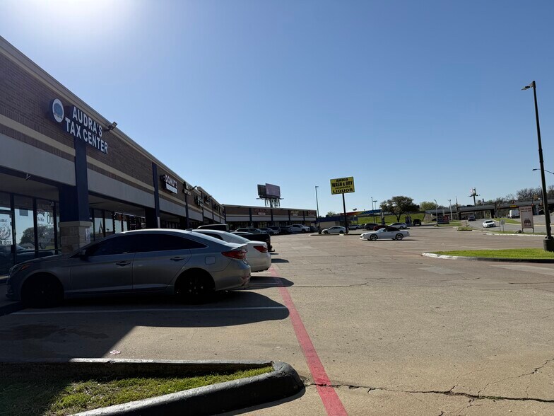 More Photos Of 1201 Woodhaven Blvd, Fort Worth Storefront For Lease