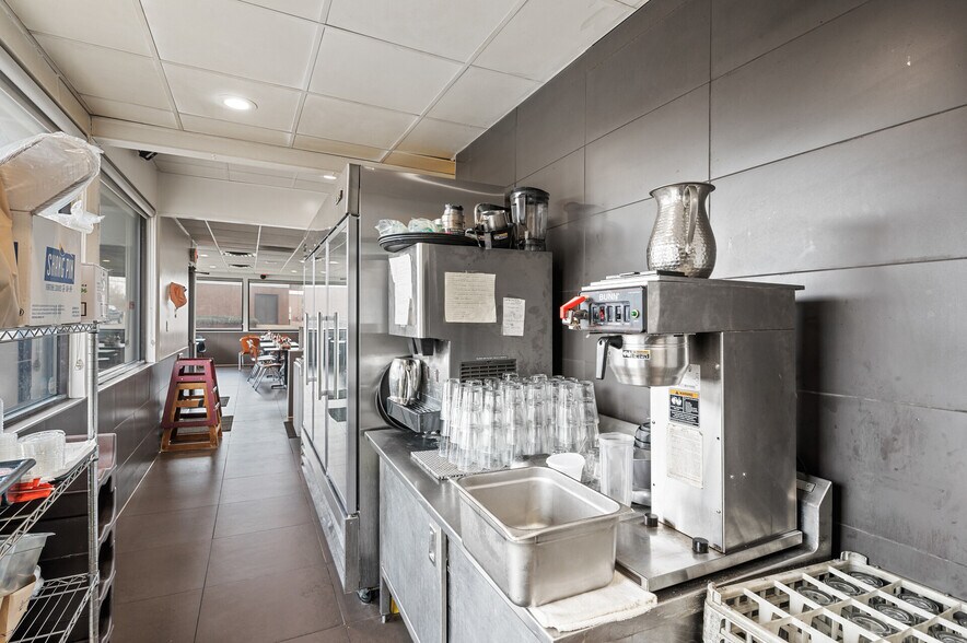 More Photos Of 7429 E River Rd, Fridley Restaurant For Sale