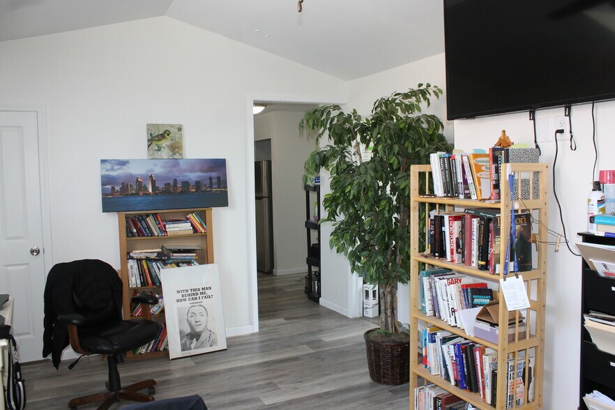 More Photos Of 154 E Railroad, Leland General Retail For Sale
