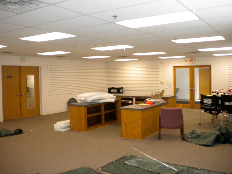 More Photos Of 987 Stewart Rd, Monroe Office For Lease