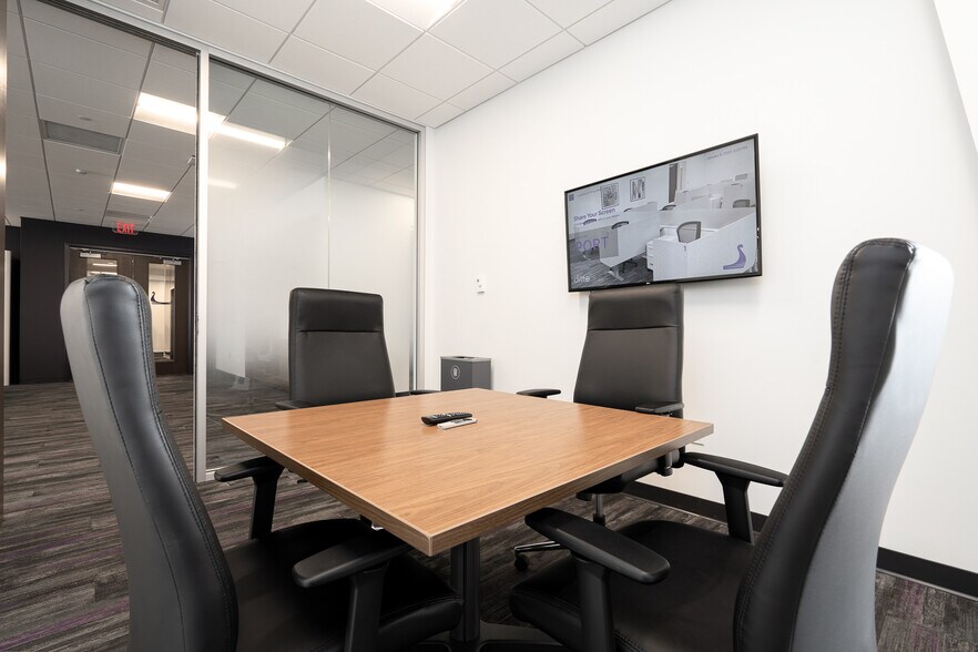 More Photos Of 2685 Vikings Cir, Eagan Office For Lease