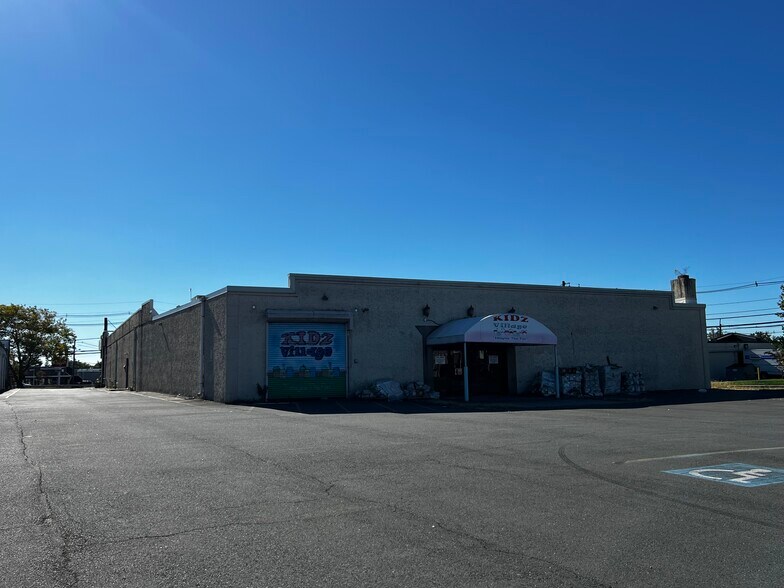 More Photos Of 507 King Georges Rd, Woodbridge Freestanding For Lease