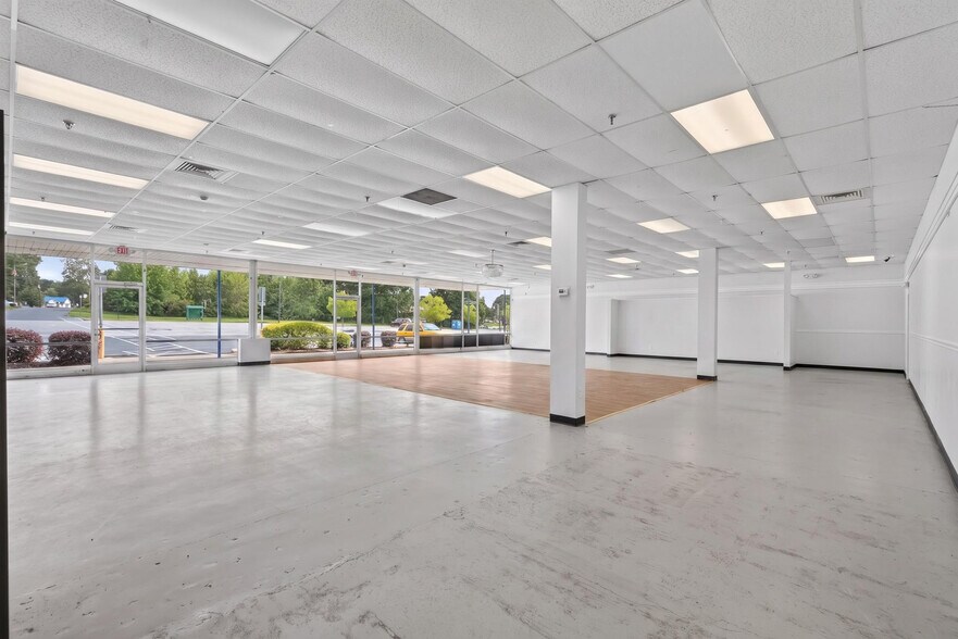 More Photos Of 439-489 N Cannon Blvd, Kannapolis Unknown For Lease
