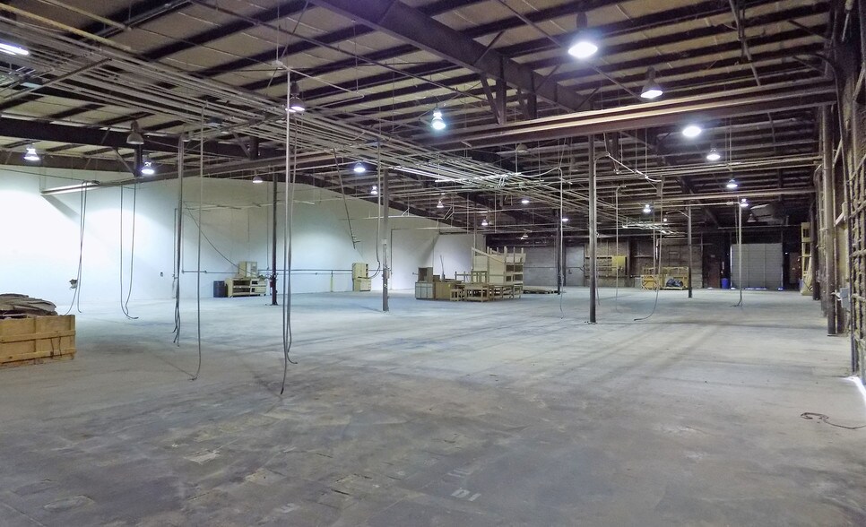 More Photos Of 601 Shepherd Dr, Garland Warehouse For Sale