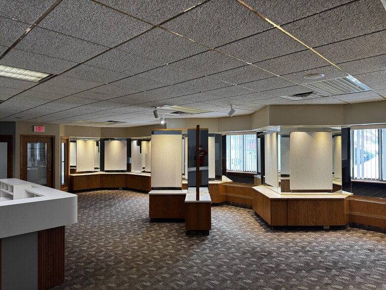 More Photos Of 205 W Bridge St, Wausau Office For Lease