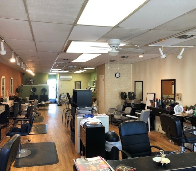 More Photos Of 1422 Manoa Rd, Wynnewood Storefront For Sale