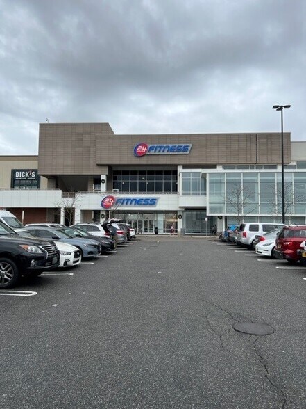 Primary Photo Of 750 W Sunrise Hwy, Valley Stream General Retail For Lease