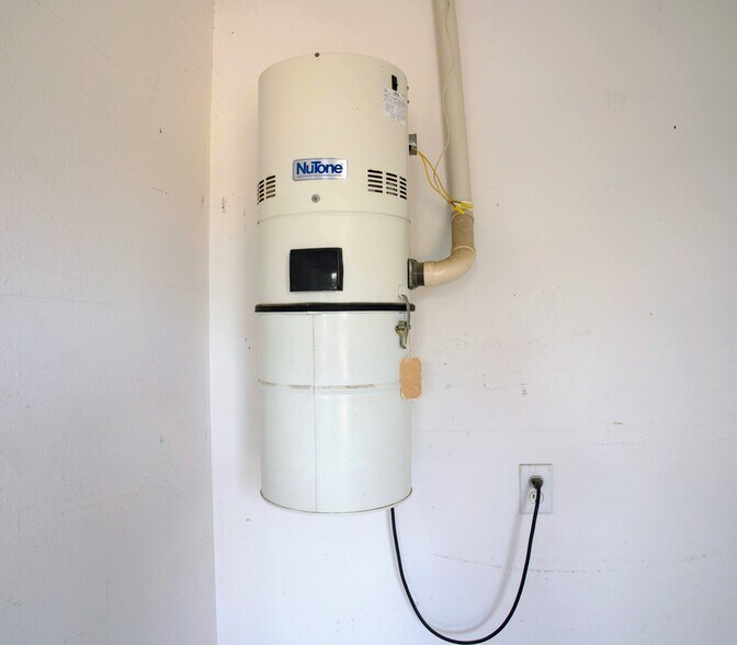 More Photos Of 2982 FM 2935, Brenham Flex For Sale