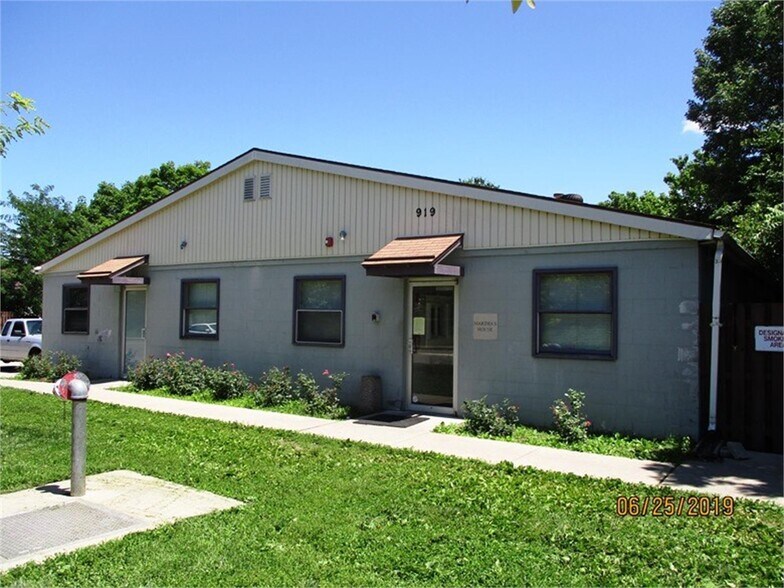 More Photos Of 919 S Rogers St, Bloomington Office For Sale