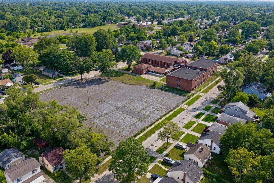 More Photos Of 26123 McDonald St, Dearborn Heights Religious Facility For Lease