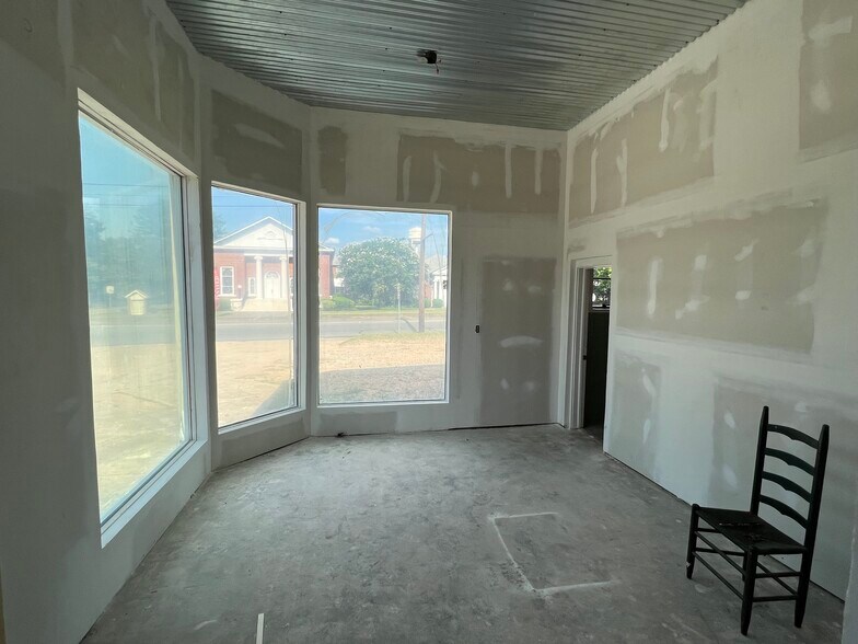 More Photos Of 101 W 3rd Ave, Buena Vista Restaurant For Lease