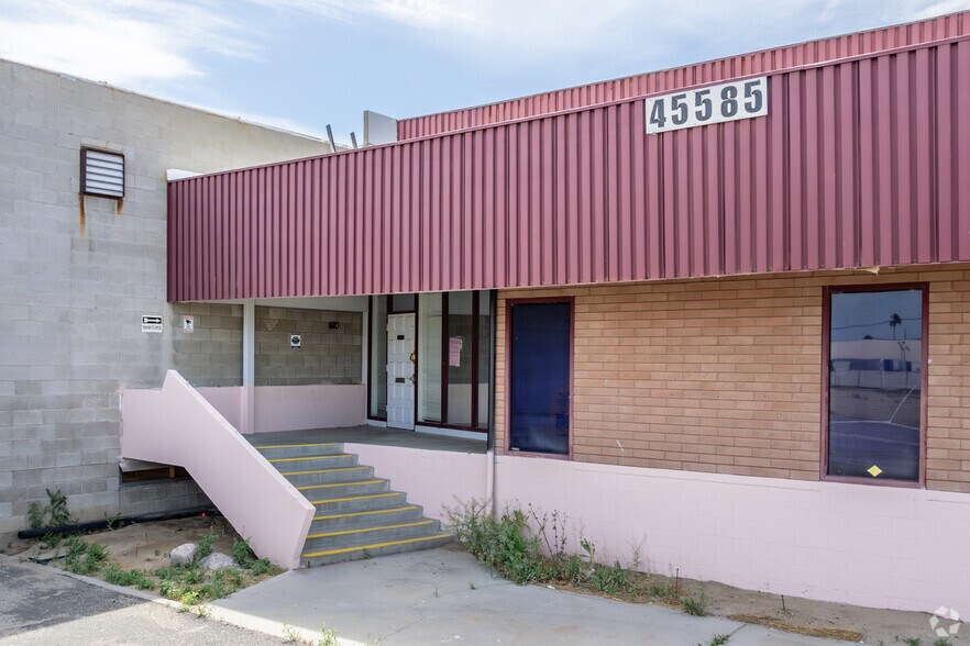 Primary Photo Of 45585 Commerce St, Indio Warehouse For Lease