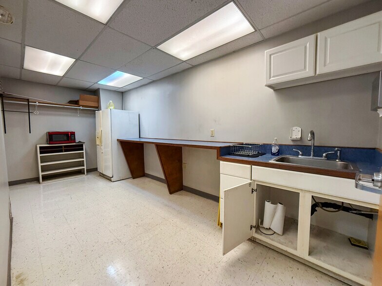 More Photos Of 15180 Barrens Rd N, Stewartstown Auto Repair For Sale