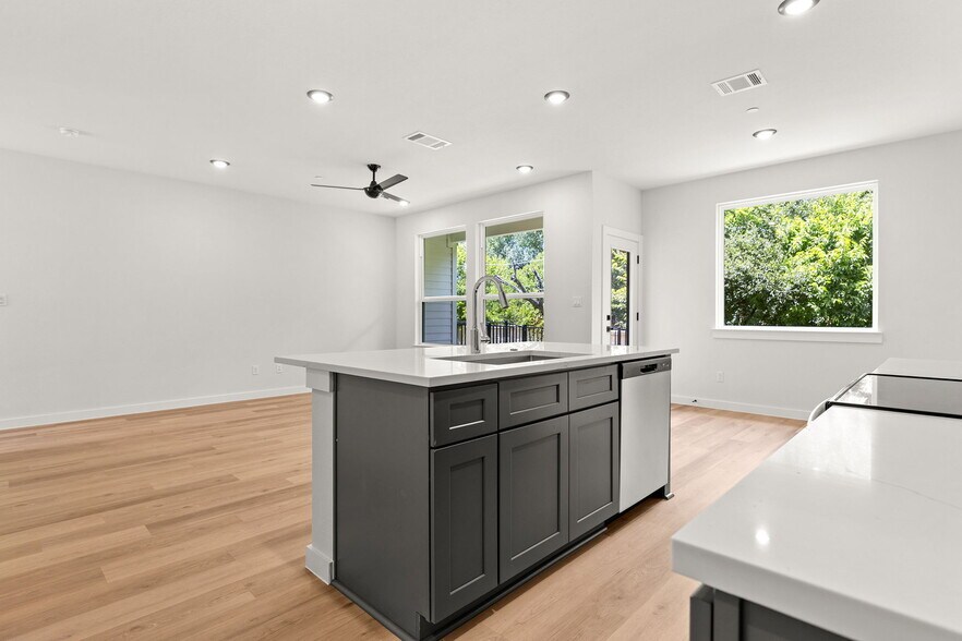 More Photos Of 2600 Gattis School Rd, Round Rock Apartments For Sale